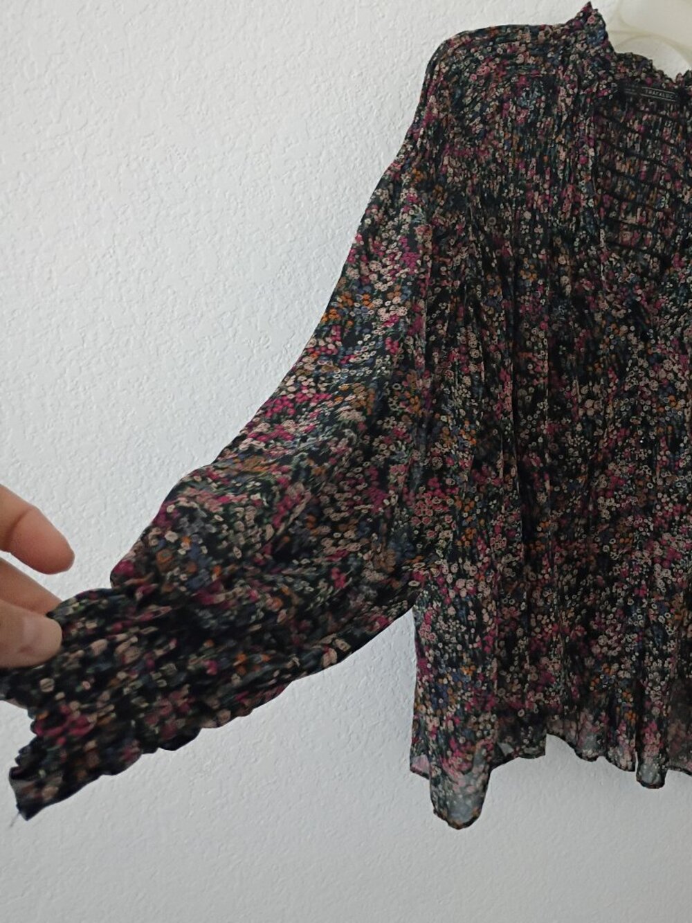 Zara Trafaluc Women's Smocked Long Sleeve Floral  Blouse - Picture 3 of 7